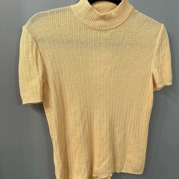 St. John Collection Shirt Yellow Ribbed Shirt Mock Neck Short Sleeve Size Medium - Picture 2 of 6